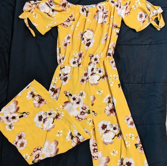 FLORAL ROMPER - Picture 1 of 4
